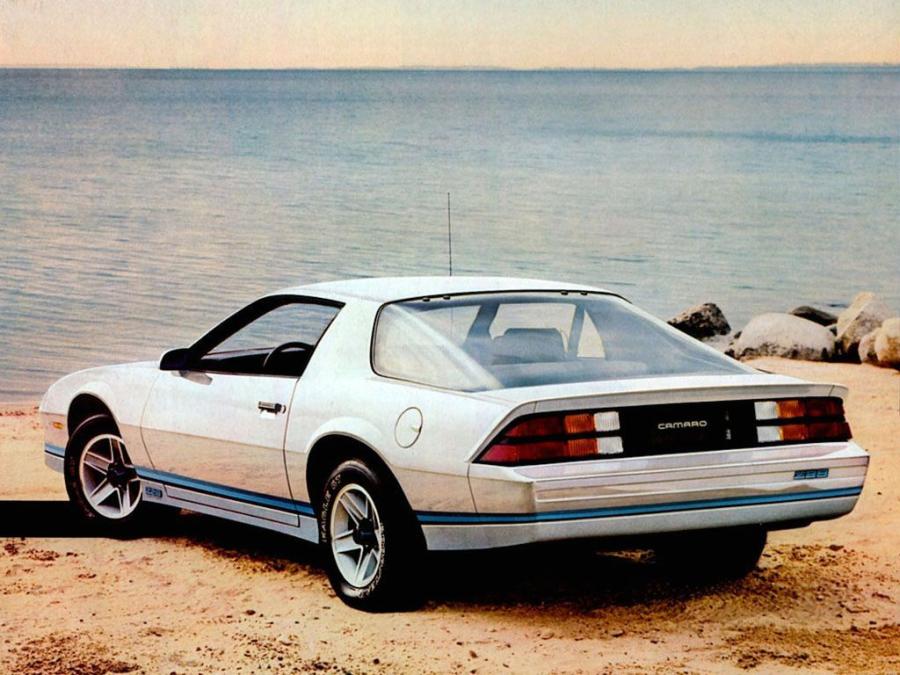  Chevrolet Camaro Z28 1982 года  (фото 8 из 14)